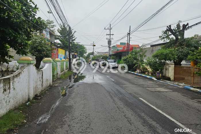 LOKASI PREMIUM! Gudang di Rungkut, Luas 500m2m², Akses Strategis LOKASI PREMIUM! Gudang di Rungkut, Luas 500m2m², Akses Strategis
