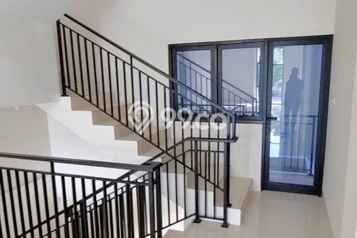 LOKASI PREMIUM! Ruko Kawasan Usaha di Mulyorejo, Luas 100m2m², Siap Bisnis LOKASI PREMIUM! Ruko Kawasan Usaha di Mulyorejo, Luas 100m2m², Siap Bisnis