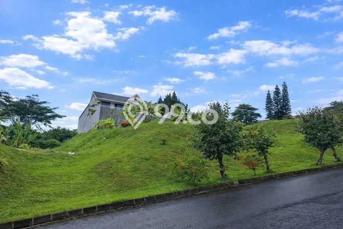 Jarang Ada! Tanah di Parongpong Punya Luas 1220m2 SHM Jarang Ada! Tanah di Parongpong Punya Luas 1220m2 SHM