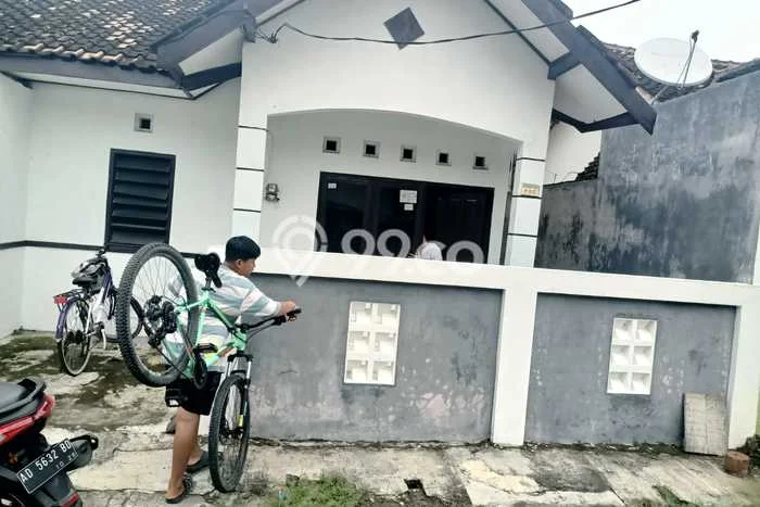 Rumah Minimalis Dijual di Colomadu 2 Kamar dengan LT 84m2 Rumah Minimalis Dijual di Colomadu 2 Kamar dengan LT 84m2