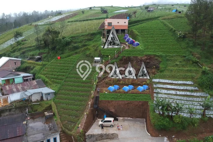 Bisnis Menjanjikan! Vila di Tawangmangu, Area 439m2m², Dekat Mudah Fasilitas Umum Bisnis Menjanjikan! Vila di Tawangmangu, Area 439m2m², Dekat Mudah Fasilitas Umum