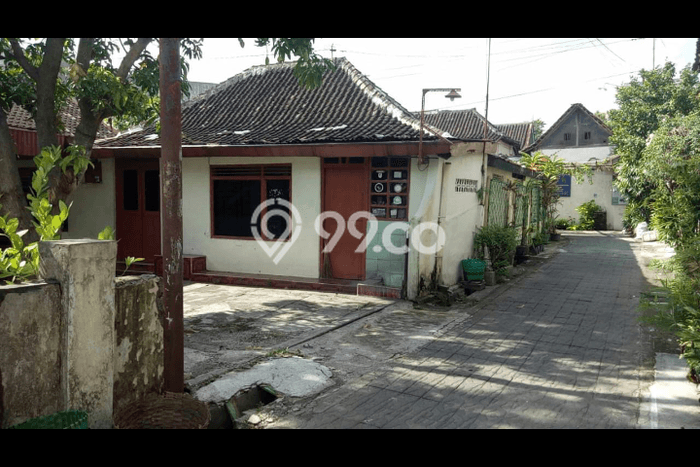 Dijual Cepat Rumah Bagus Siap Huni LB 210m2 di Laweyan, Surakarta Dijual Cepat Rumah Bagus Siap Huni LB 210m2 di Laweyan, Surakarta