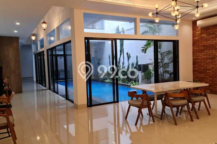 Lokasi strategis! Rumah siap huni disewakan di Menteng LB 440m2 Lokasi strategis! Rumah siap huni disewakan di Menteng LB 440m2