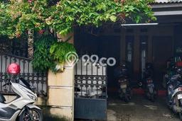 Rumah Modern 3 KT di Joglo Jakarta Barat Semi Furnished Rumah Modern 3 KT di Joglo Jakarta Barat Semi Furnished