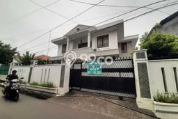Siap Huni Rumah Mewah 5 Kamar di Kebon Jeruk Dekat ke Mana Saja Siap Huni Rumah Mewah 5 Kamar di Kebon Jeruk Dekat ke Mana Saja