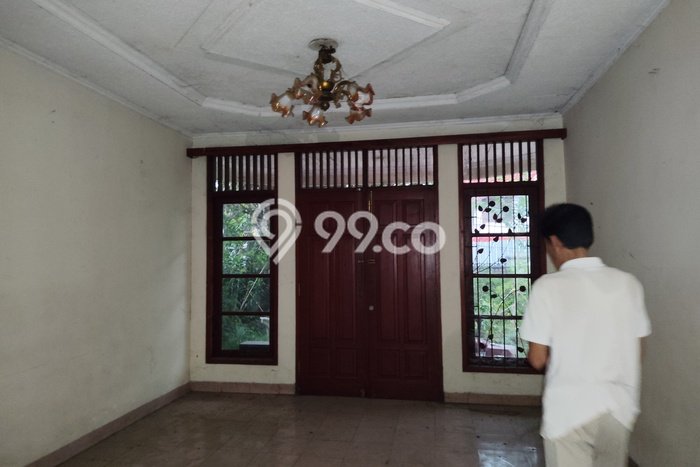 Rumah Disewakan Jakarta Barat LT 300m2 LB 325m2 Area Joglo Rumah Disewakan Jakarta Barat LT 300m2 LB 325m2 Area Joglo