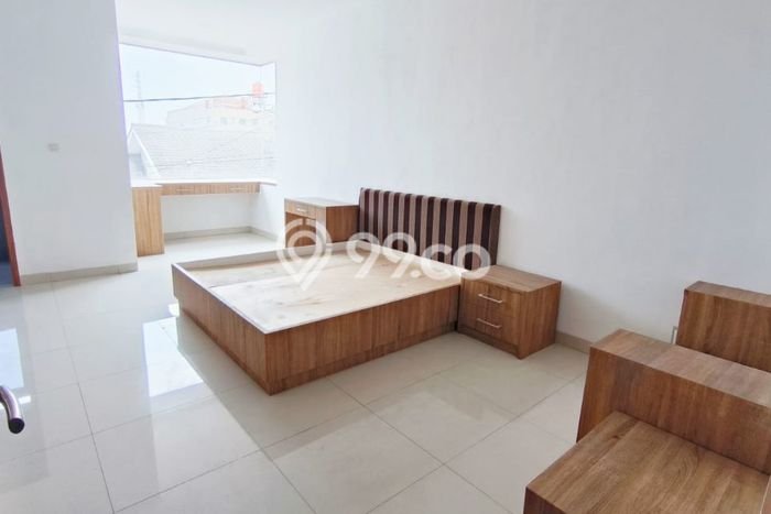 Rumah 4 Kamar Tidur Lokasi Premium di BKR, Dekat Pusat Kota, Bandung Rumah 4 Kamar Tidur Lokasi Premium di BKR, Dekat Pusat Kota, Bandung