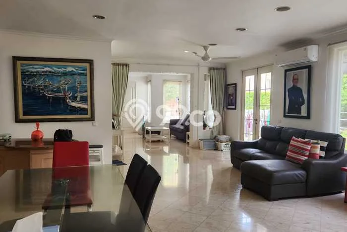 Siap Huni Rumah Mewah 5 Kamar di Karawaci Dekat ke Mana Pun Siap Huni Rumah Mewah 5 Kamar di Karawaci Dekat ke Mana Pun