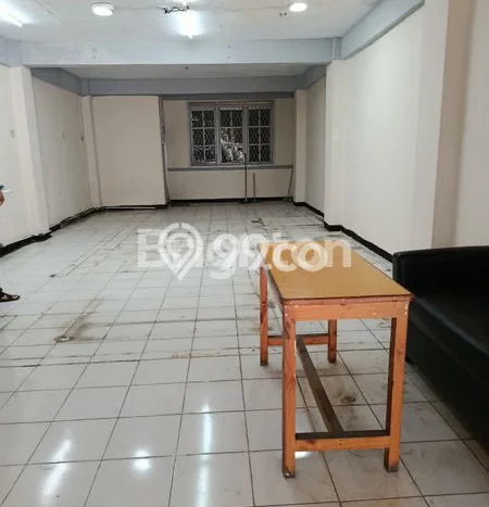 Ruko Disewa di Depok dengan LB 300m2 Area Komersial Ramai Ruko Disewa di Depok dengan LB 300m2 Area Komersial Ramai