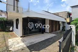 Rumah di Tebet, 4 KT, Pemandangan Kota, Luas 310m² Bangunan 300m² Rumah di Tebet, 4 KT, Pemandangan Kota, Luas 310m² Bangunan 300m²