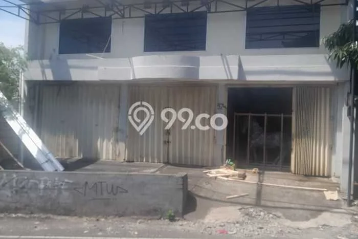 LOKASI STRATEGIS! Ruko di Kerobokan, Luas 200m², Jalan Utama LOKASI STRATEGIS! Ruko di Kerobokan, Luas 200m², Jalan Utama