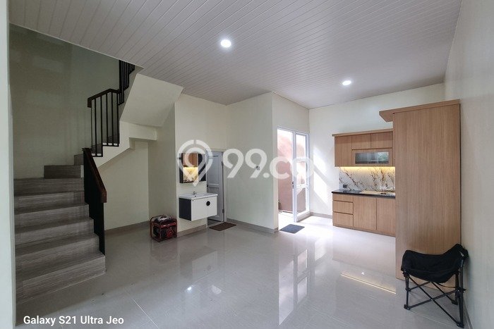 Rumah Modern 3 KT di BSD Tangerang Semi Furnished Rumah Modern 3 KT di BSD Tangerang Semi Furnished