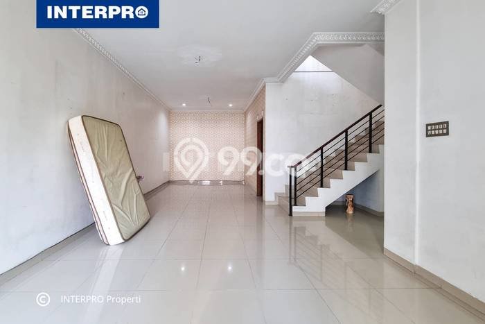 Rumah Mewah LB 175m2 Siap Huni Desain Elegan di Puri Indah, Jakarta Barat Rumah Mewah LB 175m2 Siap Huni Desain Elegan di Puri Indah, Jakarta Barat