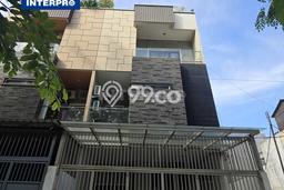 Rumah Mewah LB 325m2 Siap Pakai Desain Elegan di Taman Ratu, Jakarta Barat Rumah Mewah LB 325m2 Siap Pakai Desain Elegan di Taman Ratu, Jakarta Barat