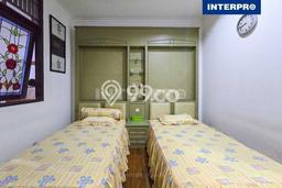 Hunian Mewah Dijual LT 240m2 di Kebon Jeruk, Jakarta Barat Hunian Mewah Dijual LT 240m2 di Kebon Jeruk, Jakarta Barat