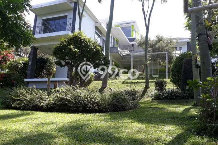 PROPERTI PILIHAN! Rumah Asri di Coblong, LT 13150m2m² LB 6e+06m2m² PROPERTI PILIHAN! Rumah Asri di Coblong, LT 13150m2m² LB 6e+06m2m²