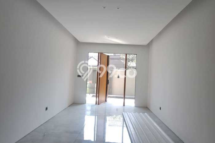 Rumah Mewah LB 350m2 Siap Huni Desain Elegan di Mekar Wangi, Bandung Rumah Mewah LB 350m2 Siap Huni Desain Elegan di Mekar Wangi, Bandung