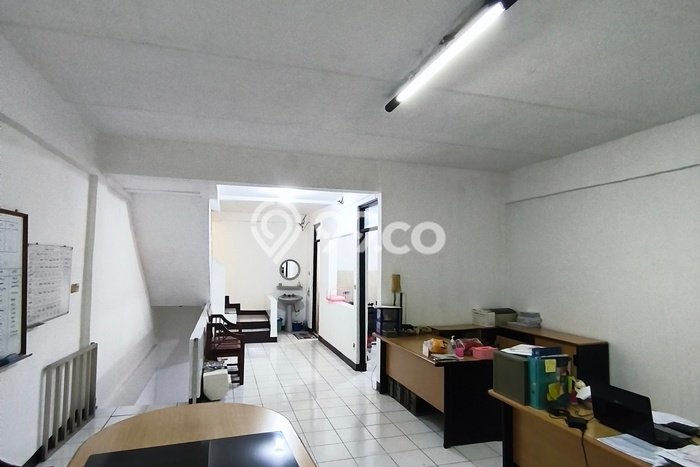 Ruko Dijual di Bandung LT 155m2 & LB 200m2 Lokasi Terbaik! Ruko Dijual di Bandung LT 155m2 & LB 200m2 Lokasi Terbaik!