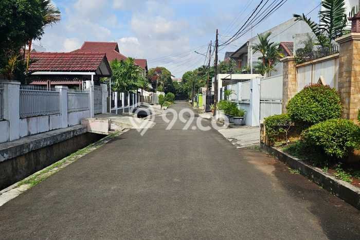 Tanah Kosong Dijual di Jakarta Timur dengan Area 240m2 Tanah Kosong Dijual di Jakarta Timur dengan Area 240m2