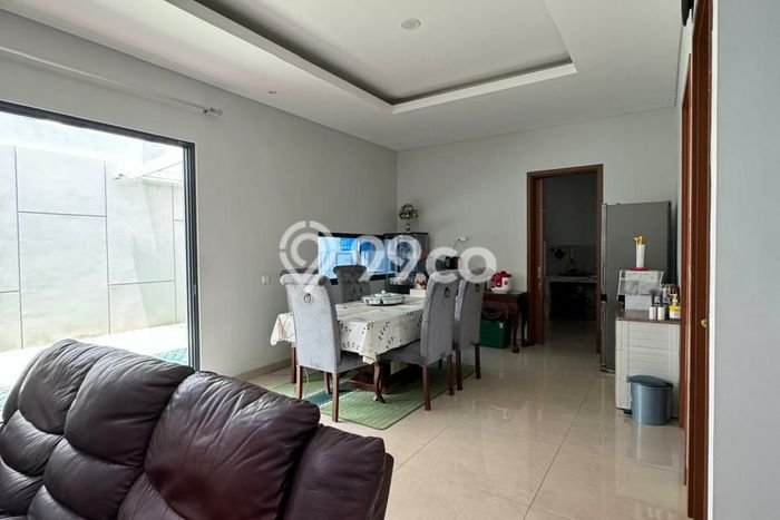 Hunian Mewah LB 244m2 Siap Pakai Desain Elegan di Kota Wisata, Bogor Hunian Mewah LB 244m2 Siap Pakai Desain Elegan di Kota Wisata, Bogor
