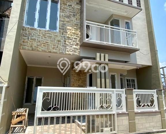 Jual Rumah Eksklusif 3 KT di Soekarno Hatta, Malang Jual Rumah Eksklusif 3 KT di Soekarno Hatta, Malang