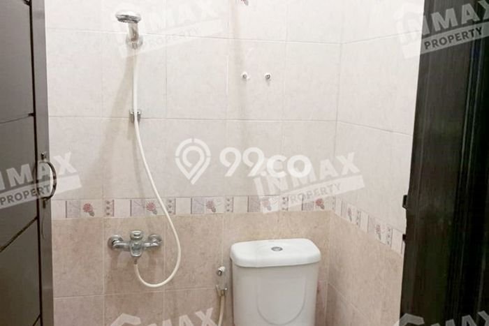 PENAWARAN TERBATAS! Rumah Berkualitas area , Luas 107m2m² Bangunan 75m2m² PENAWARAN TERBATAS! Rumah Berkualitas area , Luas 107m2m² Bangunan 75m2m²