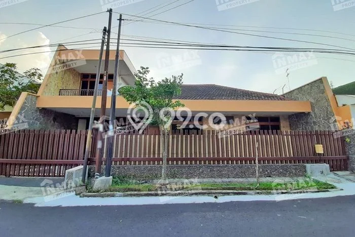 Disewakan Rumah Konsep Minimalis di Klojen Malang dengan 4 Kamar Disewakan Rumah Konsep Minimalis di Klojen Malang dengan 4 Kamar