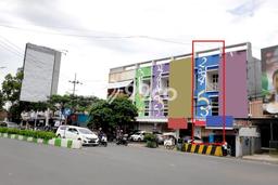 Ruko untuk disewa di Blimbing punya LT 60m2 & LB 180m2 harga sewa kompetitif Ruko untuk disewa di Blimbing punya LT 60m2 & LB 180m2 harga sewa kompetitif