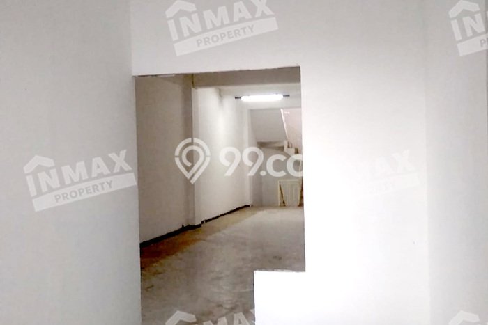 Ruko Bagus LT 205m2 LB 375m2 Dijual di Blimbing Malang Ruko Bagus LT 205m2 LB 375m2 Dijual di Blimbing Malang