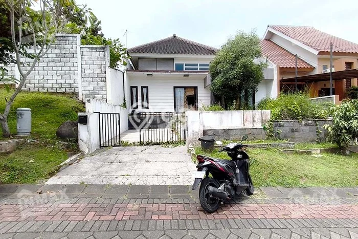 Disewakan! Rumah 3 Kamar Tidur &
2 Kamar Mandi di Villa Puncak Tidar, Malang Disewakan! Rumah 3 Kamar Tidur &
2 Kamar Mandi di Villa Puncak Tidar, Malang