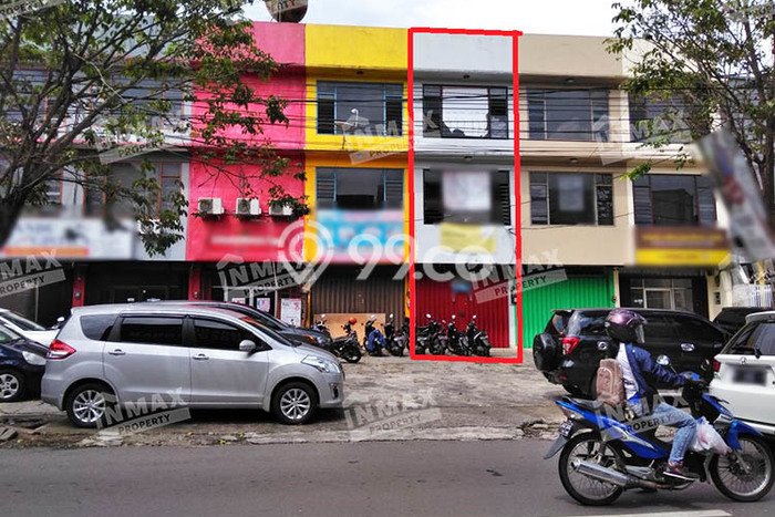 Area Strategis! Disewakan Ruko Lokasi Blimbing, Malang Cocok untuk Bisnis Area Strategis! Disewakan Ruko Lokasi Blimbing, Malang Cocok untuk Bisnis