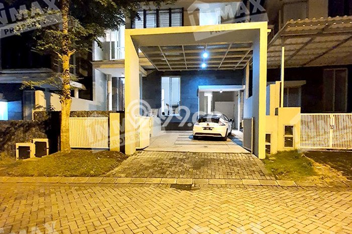 Disewakan! Rumah 5 Kamar Tidur &
4 Kamar Mandi di Araya, Malang Disewakan! Rumah 5 Kamar Tidur &
4 Kamar Mandi di Araya, Malang