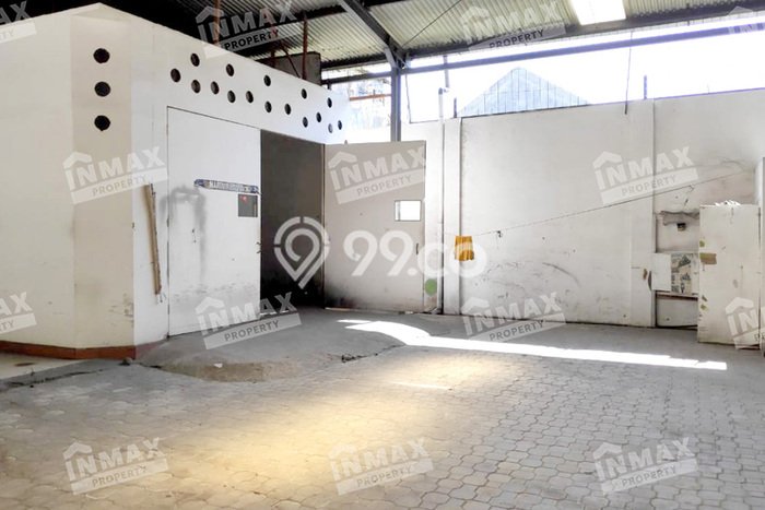 Gudang Kawasan Niaga di Blimbing, Luas 300m2m², Siap Operasional Gudang Kawasan Niaga di Blimbing, Luas 300m2m², Siap Operasional
