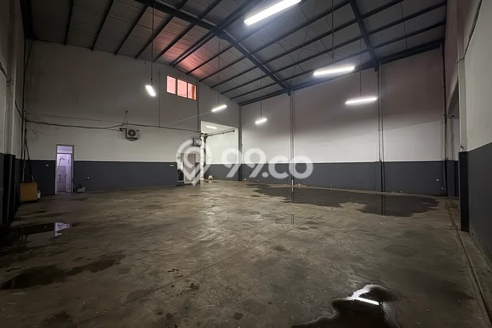 Gudang disewakan di Cakung Jakarta Timur dengan luas bangunan 456m2 Gudang disewakan di Cakung Jakarta Timur dengan luas bangunan 456m2