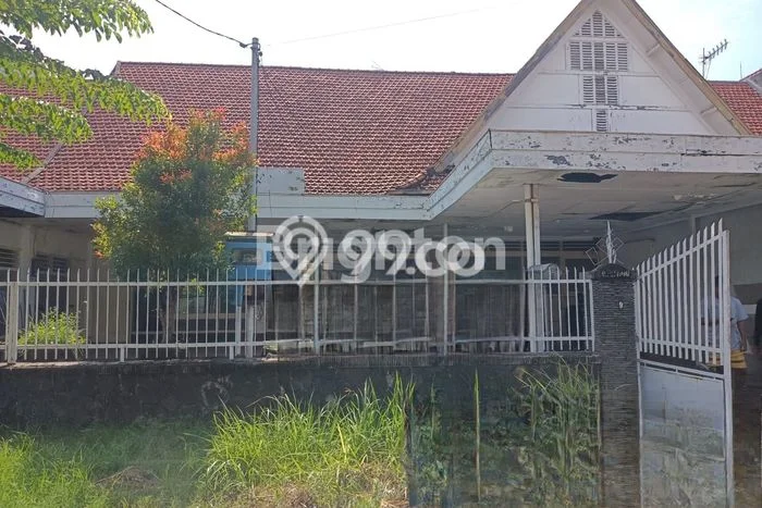 Sewa Rumah Harga Terjangkau di Dr Sutomo Surabaya dengan 4 Kamar Tidur Sewa Rumah Harga Terjangkau di Dr Sutomo Surabaya dengan 4 Kamar Tidur