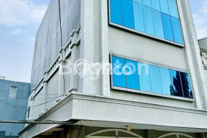 Untuk Dijual! Ruko di Taman Surya Jakarta Barat LT 128m2 / LB 128m2 Kawasan Bisnis Untuk Dijual! Ruko di Taman Surya Jakarta Barat LT 128m2 / LB 128m2 Kawasan Bisnis