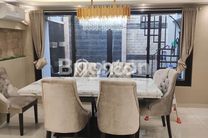 Hunian Elit LB 390m2 Siap Pakai Desain Elegan di Green Ville, Jakarta Barat Hunian Elit LB 390m2 Siap Pakai Desain Elegan di Green Ville, Jakarta Barat