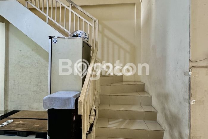 Unit Ruko Dijual di Jakarta Barat LT 68m2 & LB 164m2 Unit Ruko Dijual di Jakarta Barat LT 68m2 & LB 164m2