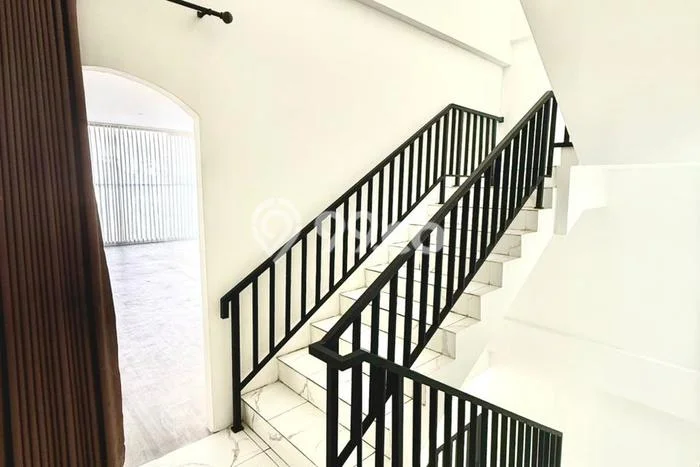 Dijual! Ruko di Kedoya Jakarta Barat LT 90m2 / LB 260m2 Kawasan Bisnis Dijual! Ruko di Kedoya Jakarta Barat LT 90m2 / LB 260m2 Kawasan Bisnis