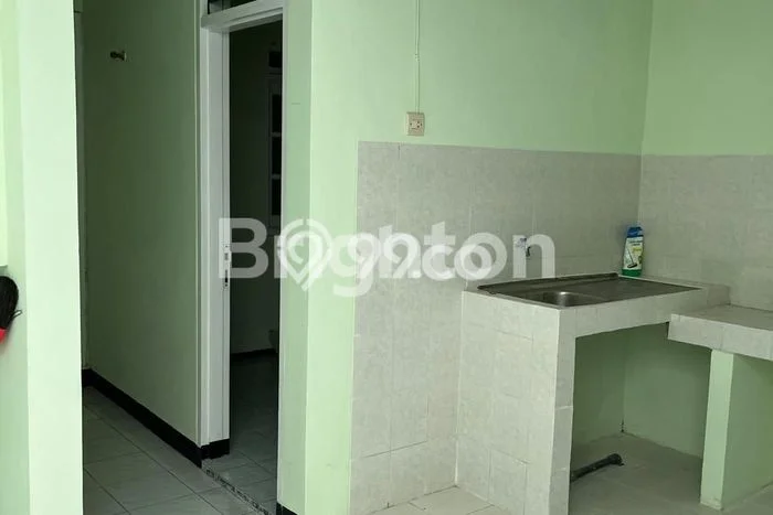 Disewakan! Rumah 4 Kamar Tidur &
3 Kamar Mandi di Malang Kota, Malang Disewakan! Rumah 4 Kamar Tidur &
3 Kamar Mandi di Malang Kota, Malang
