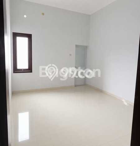 Rumah Modern 6 KT LT 130m2 di Bantaran Rumah Modern 6 KT LT 130m2 di Bantaran