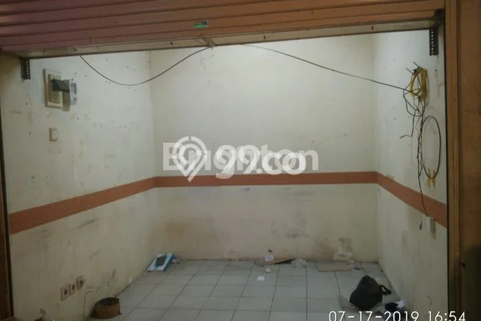 Ruko Dijual di Jakarta Barat LT 7m2 & LB 7m2 Lokasi Terbaik! Ruko Dijual di Jakarta Barat LT 7m2 & LB 7m2 Lokasi Terbaik!