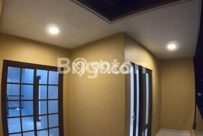 Rumah Modern Minimalis 3 KT Bisa Langsung Pindah di Semarang Selatan Rumah Modern Minimalis 3 KT Bisa Langsung Pindah di Semarang Selatan