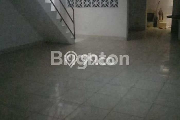 Hunian Cantik Modern Lb 200m2 di Semarang Timur, Semarang Hunian Cantik Modern Lb 200m2 di Semarang Timur, Semarang