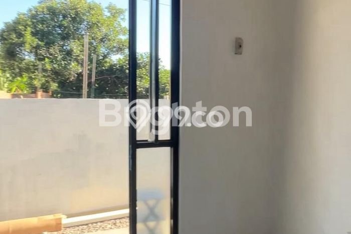 Area Ramai! Komersial Dijual di Gunung Pati untuk Bisnis Luas Bangunan 174m2 Area Ramai! Komersial Dijual di Gunung Pati untuk Bisnis Luas Bangunan 174m2