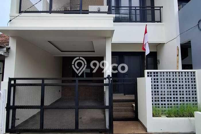 Rumah Luas Asri 3 KT Siap Huni di Graha Raya Bintaro Tangerang Selatan Rumah Luas Asri 3 KT Siap Huni di Graha Raya Bintaro Tangerang Selatan