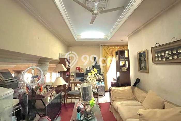 Hunian Elit LB 552m2 Siap Huni Desain Elegan di Pulomas, Jakarta Timur Hunian Elit LB 552m2 Siap Huni Desain Elegan di Pulomas, Jakarta Timur