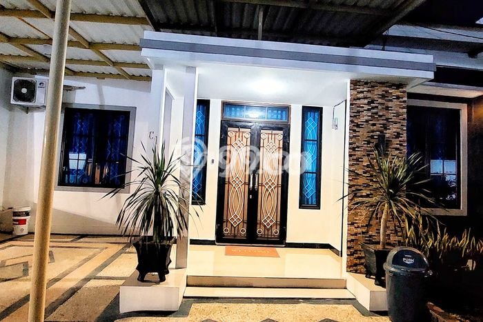 Lokasi strategis! Rumah siap huni disewakan di Marpoyan Damai LB 120m2 Lokasi strategis! Rumah siap huni disewakan di Marpoyan Damai LB 120m2