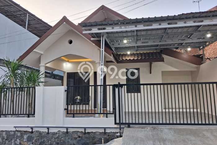 Rumah Modern 3 Kamar LT 200m2 di Simongan Rumah Modern 3 Kamar LT 200m2 di Simongan