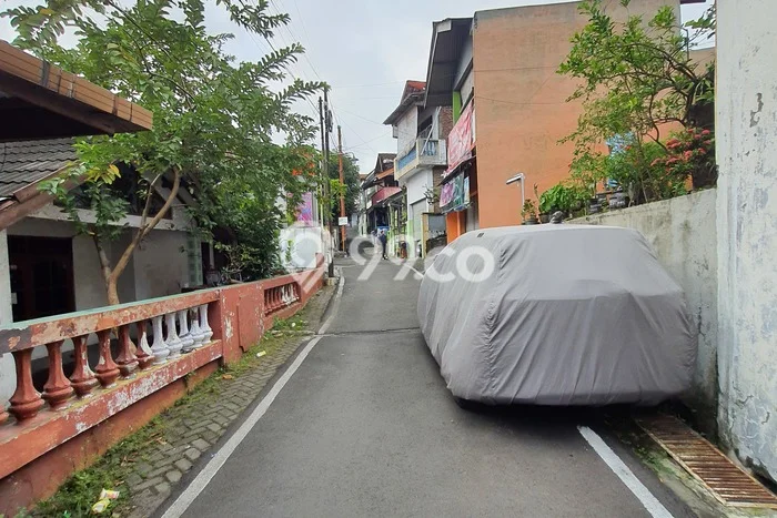 Rumah Modern 5 KT di Wonodri Semarang Unfurnished Rumah Modern 5 KT di Wonodri Semarang Unfurnished